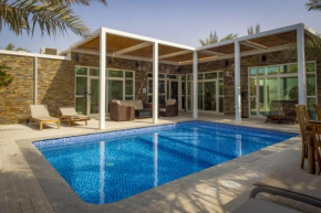 Dar 66 Pool Chalets with Jacuzzi